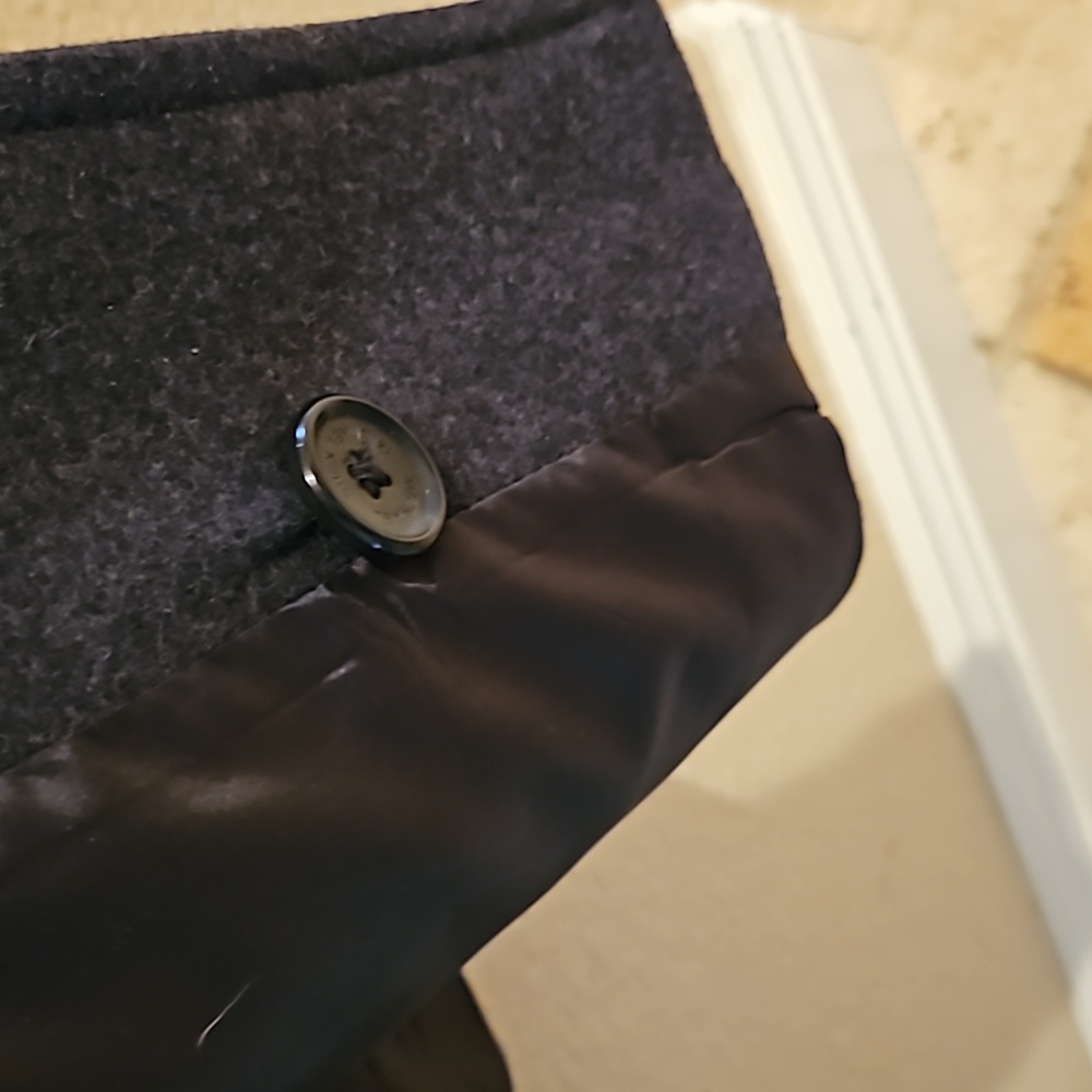 Gorgeous wool coat. Worn once only . Sent To Consignment - Picture 5 of 6